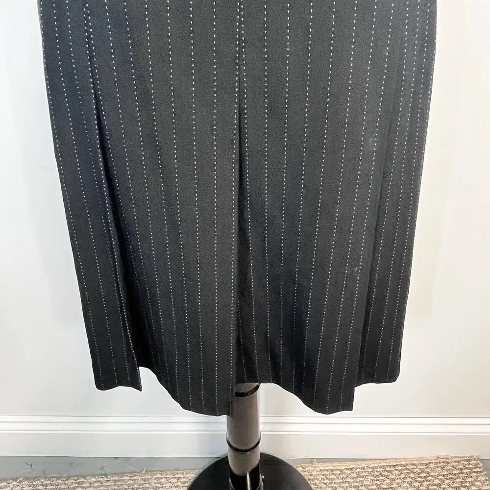 Villager Liz Claiborne Skirt size 16 Black White Pinstripe Knee Pleats Stretch